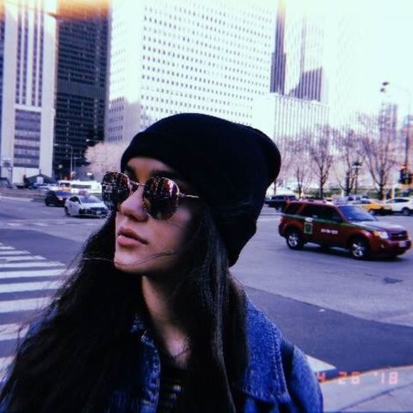 Meet your Posher, Jula - Picture 1 of 1